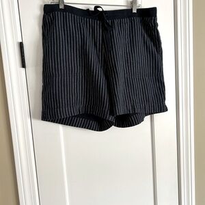 JJill,Bermuda shorts, Size Medium,side& back pockets,elastic waist,Navy stripe